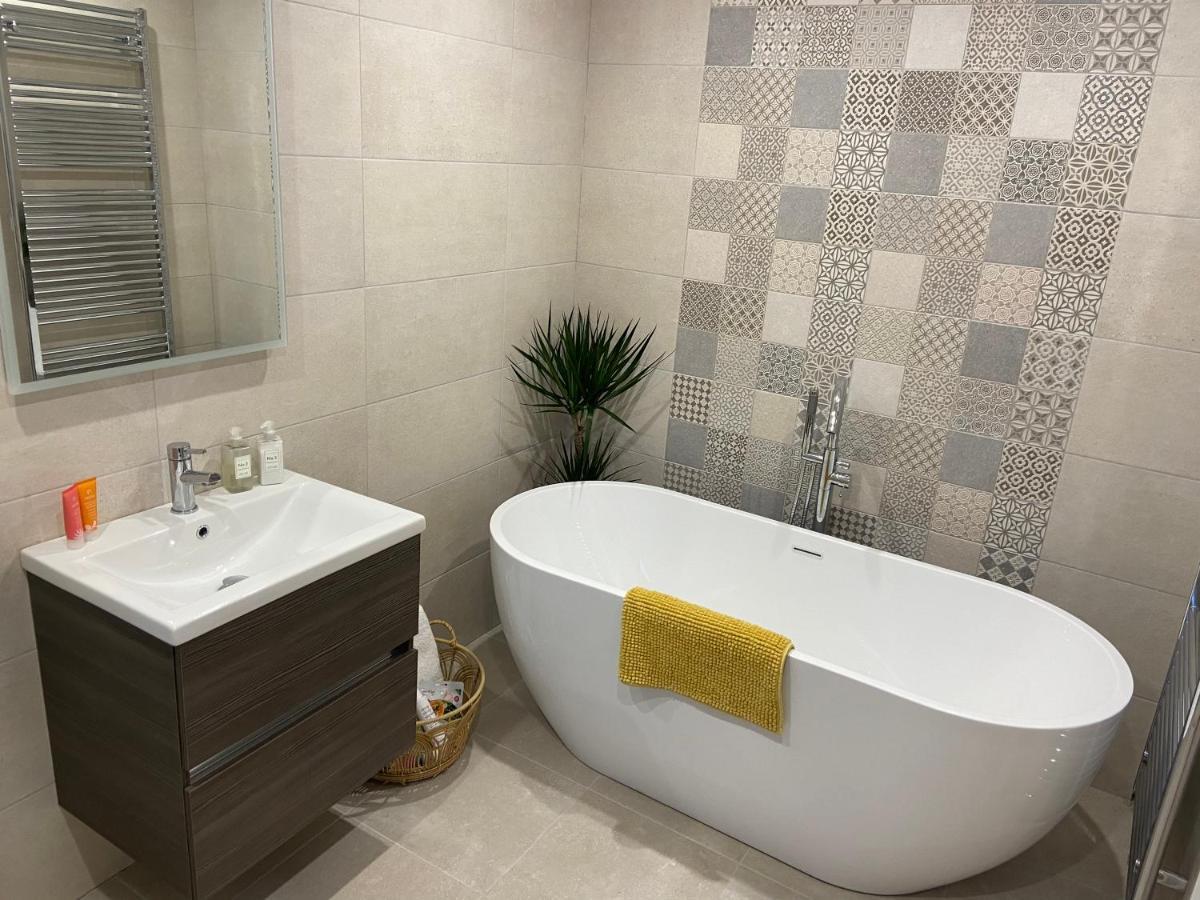 Beautiful Private Room And Bathroom Ballycastle Zewnętrze zdjęcie